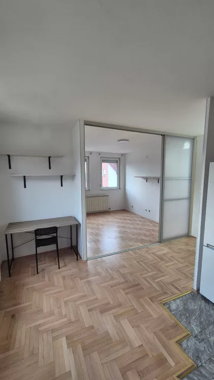 Vojvode Vlahovića 35v | 4zida.rs