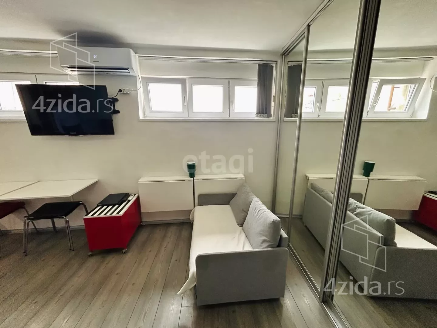 Jednoiposoban stan | 4zida