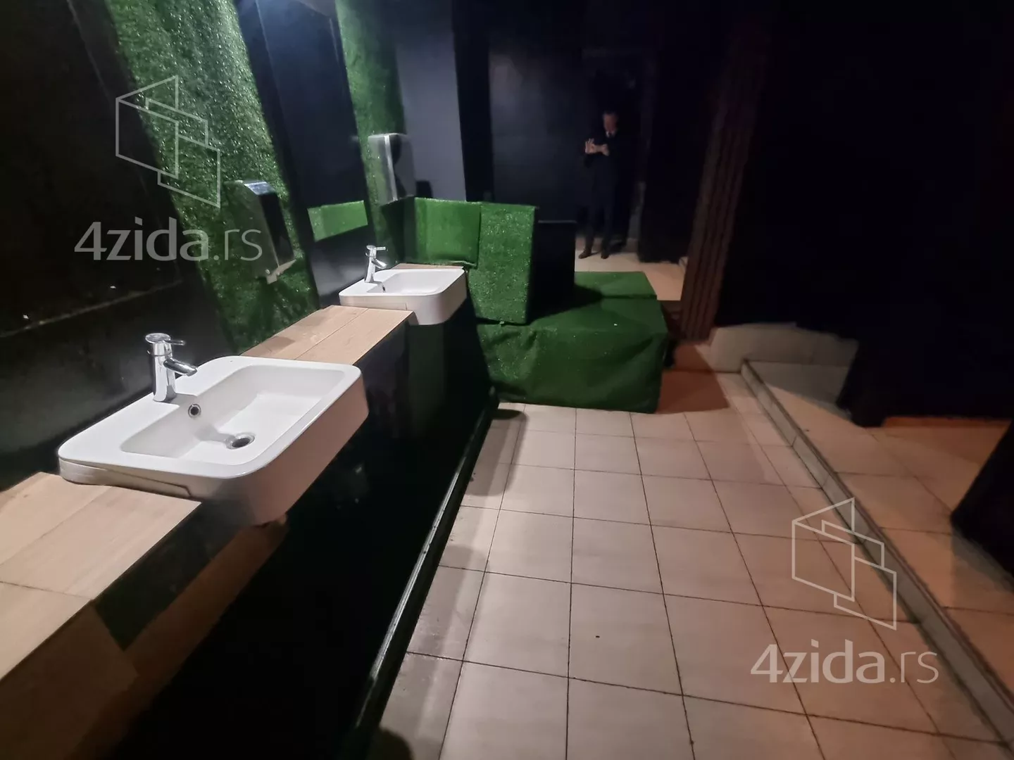 Lokal | 4zida