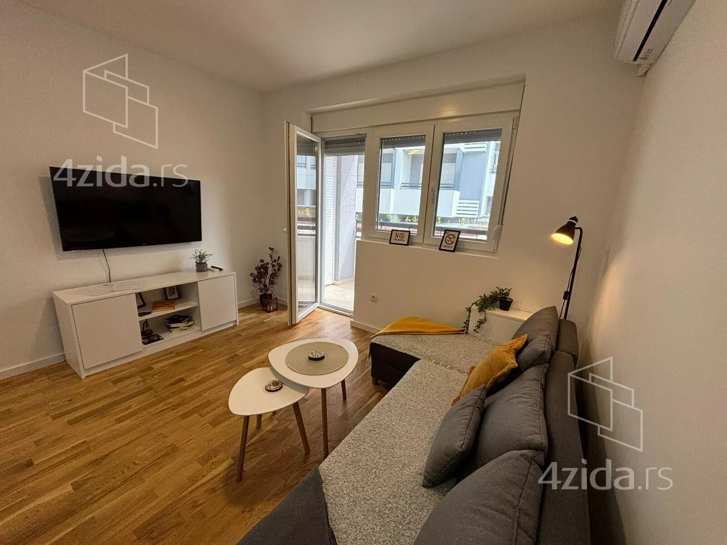 Jednoiposoban stan | 4zida