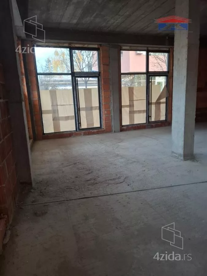 Poslovni prostor | 4zida