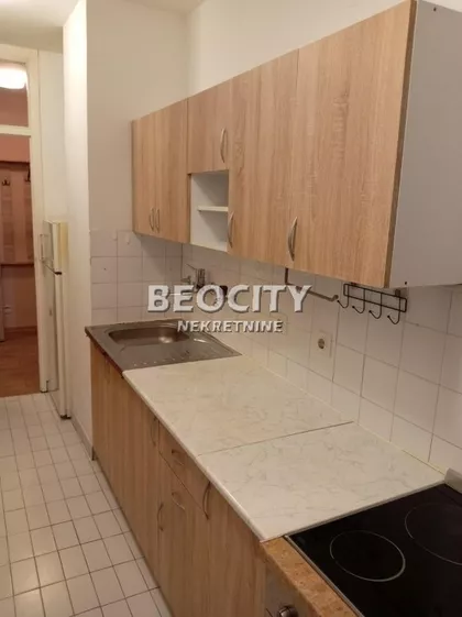 Partizanskih baza | 4zida.rs