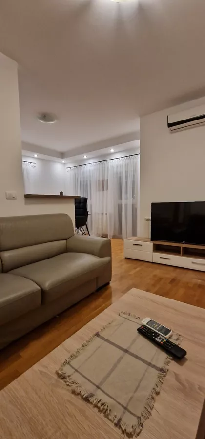 Danilova | 4zida.rs