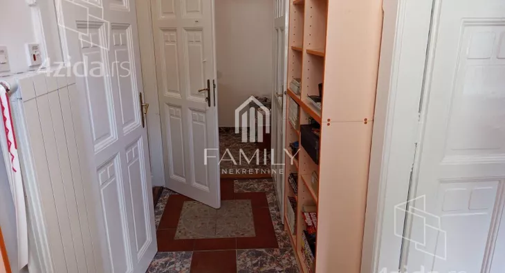 Četvoroiposoban stan | 4zida