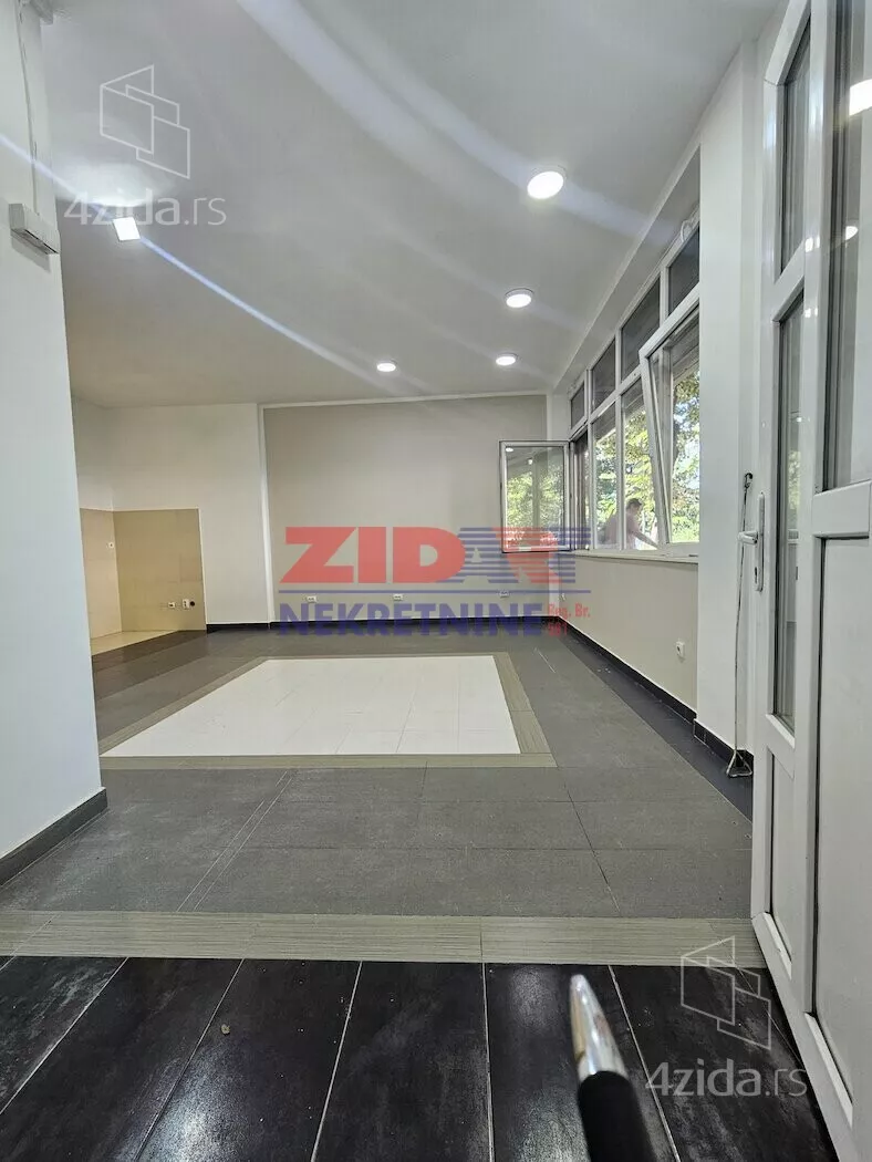Lokal | 4zida