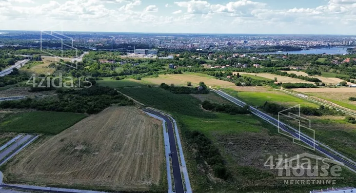Plac | 4zida
