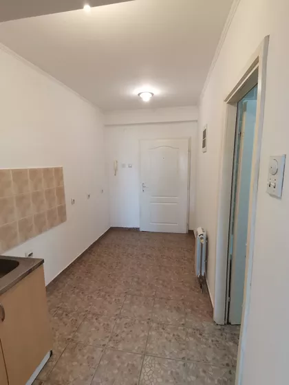 Trg Cara Jovana Nenada | 4zida.rs