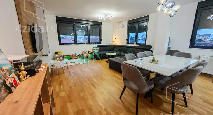 Troiposoban stan | 4zida