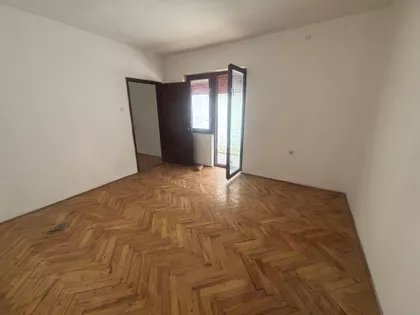 Oslobodilačka 36 | 4zida.rs