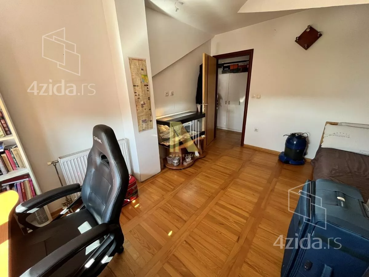 Petosoban stan | 4zida