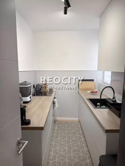 Pavla Papa | 4zida.rs