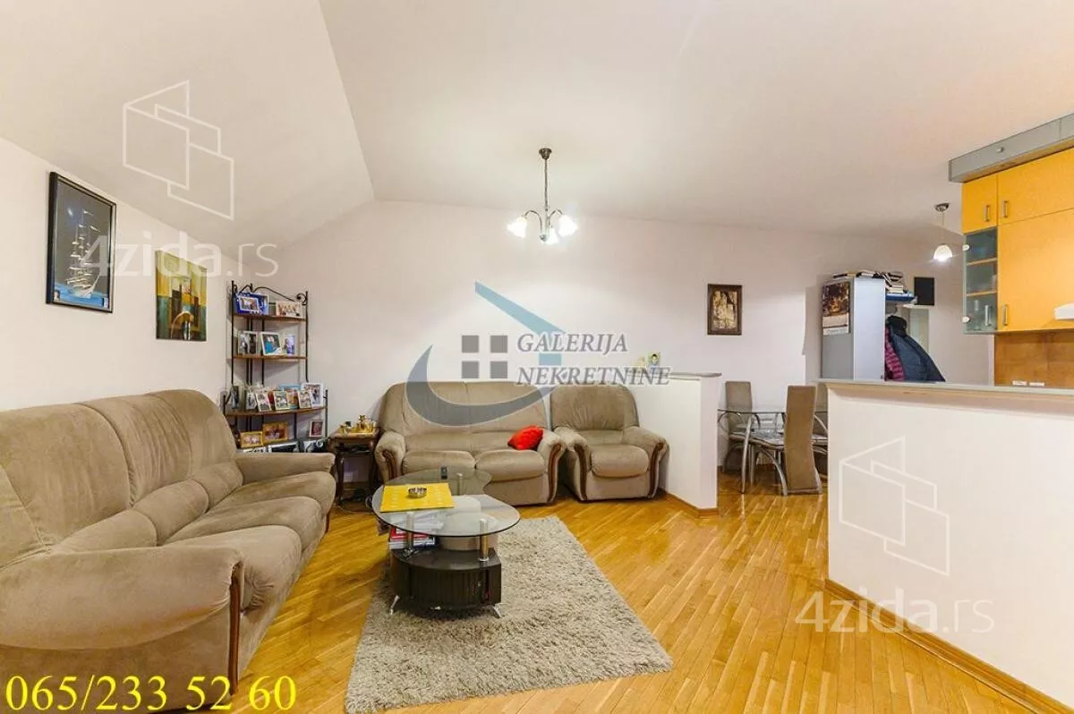 Četvorosoban stan | 4zida