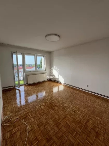 Slovenski trg | 4zida.rs