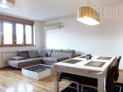 CRVENI KRST | 4zida.rs