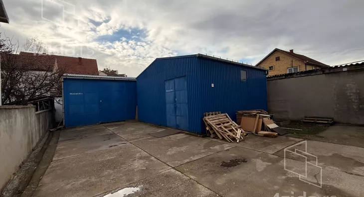 Poslovna zgrada | 4zida