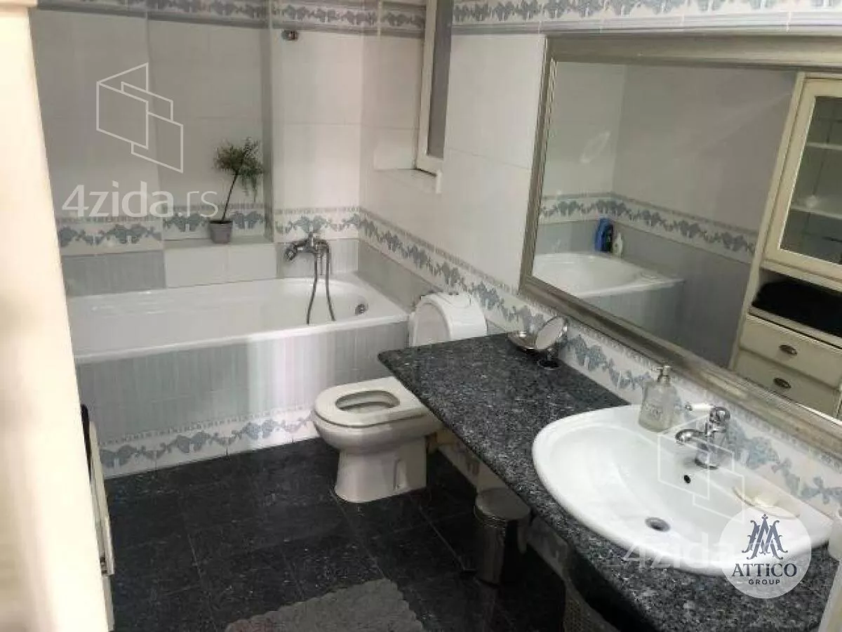 Troiposoban stan | 4zida