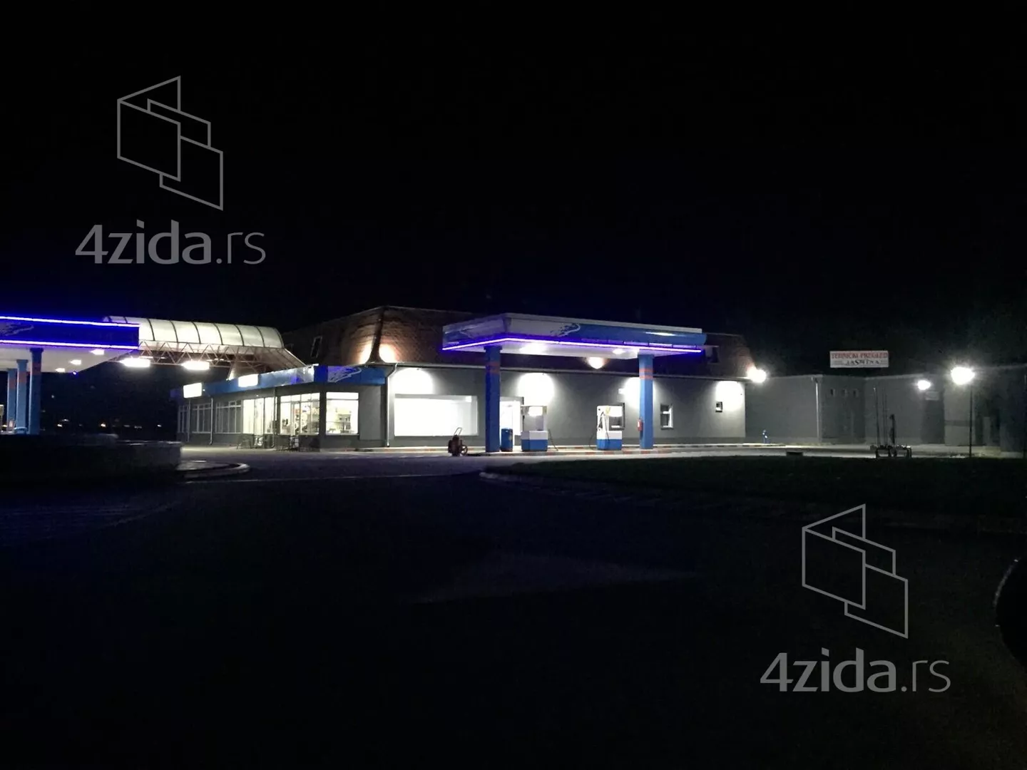 Poslovna zgrada | 4zida