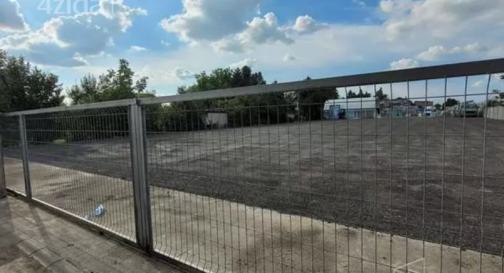 Plac | 4zida