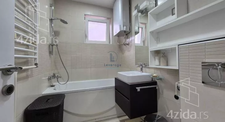 Petosoban stan | 4zida