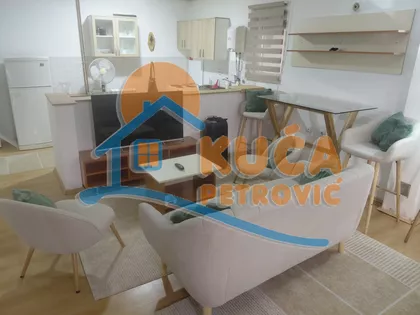 Momčila Mitića | 4zida.rs