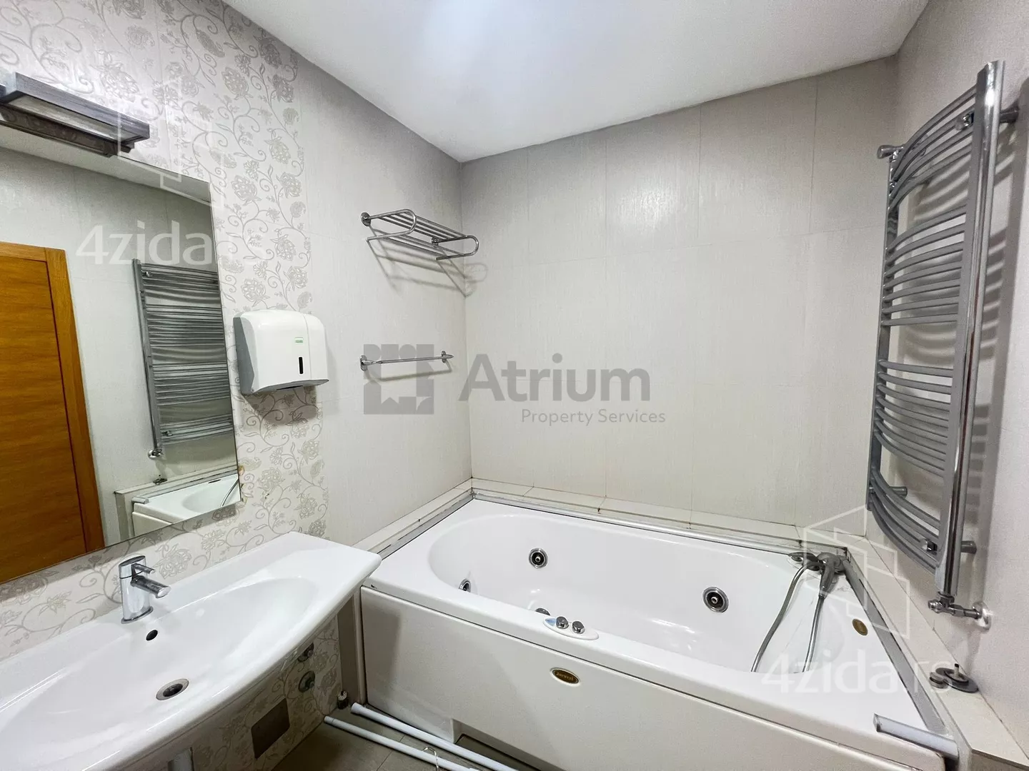 Poslovna zgrada | 4zida