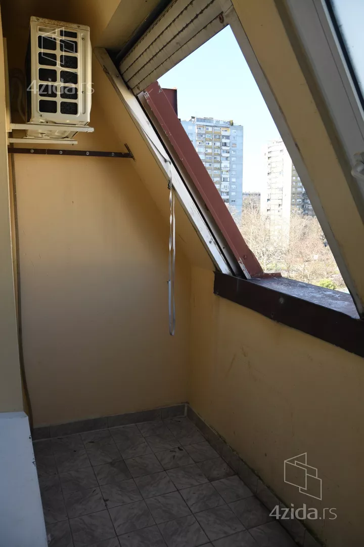 Četvoroiposoban stan | 4zida