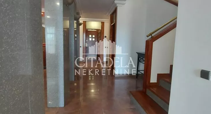 4-etažna kuća | 4zida