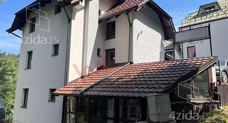 Turistički objekat | 4zida