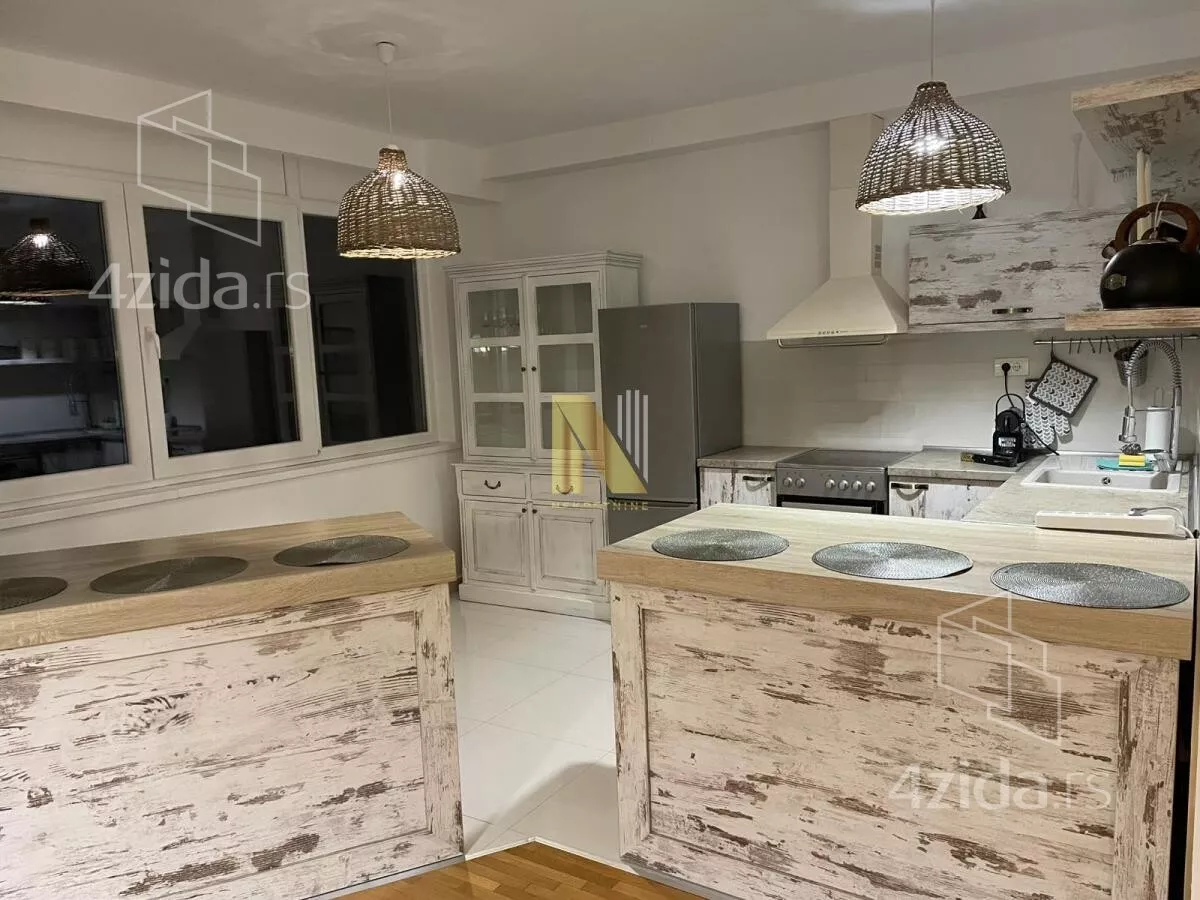 Petosoban stan | 4zida