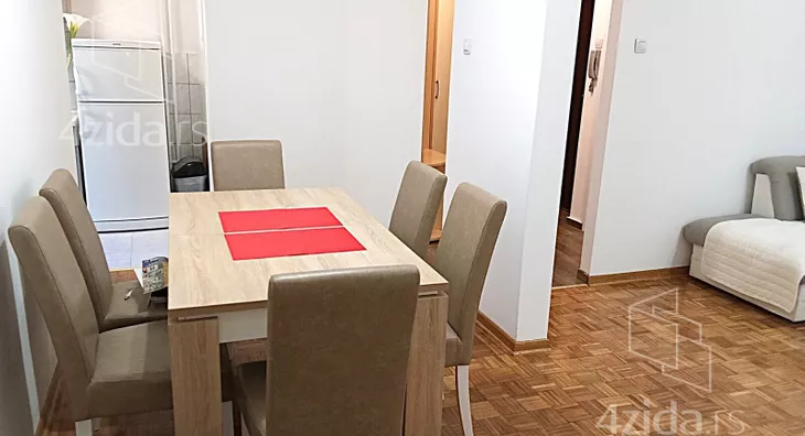 Troiposoban stan | 4zida