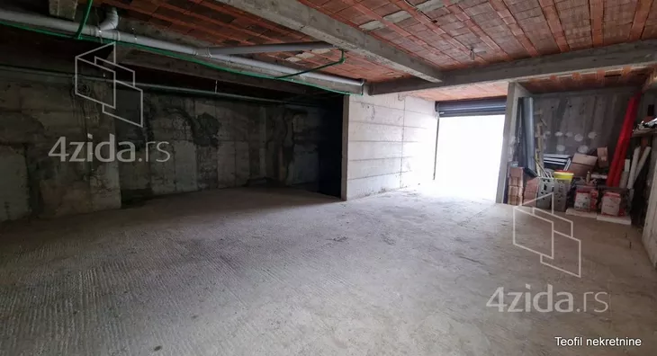 Poslovni prostor | 4zida