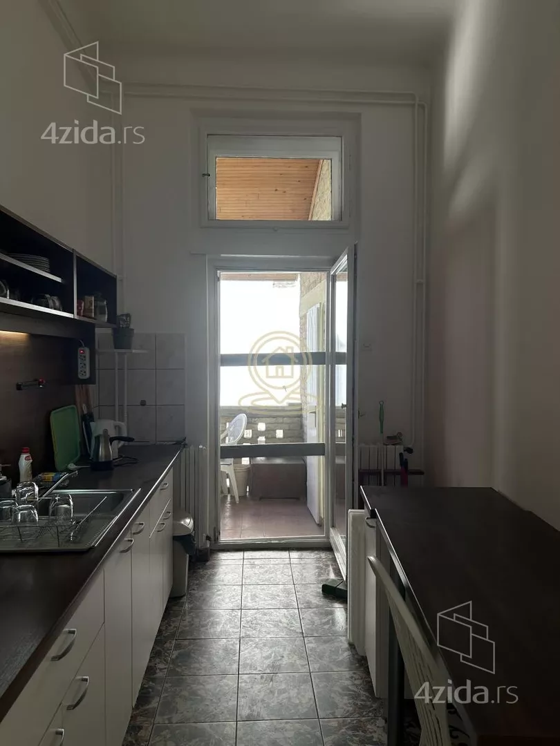 Petosoban stan | 4zida