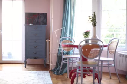 Milana Grola | 4zida.rs