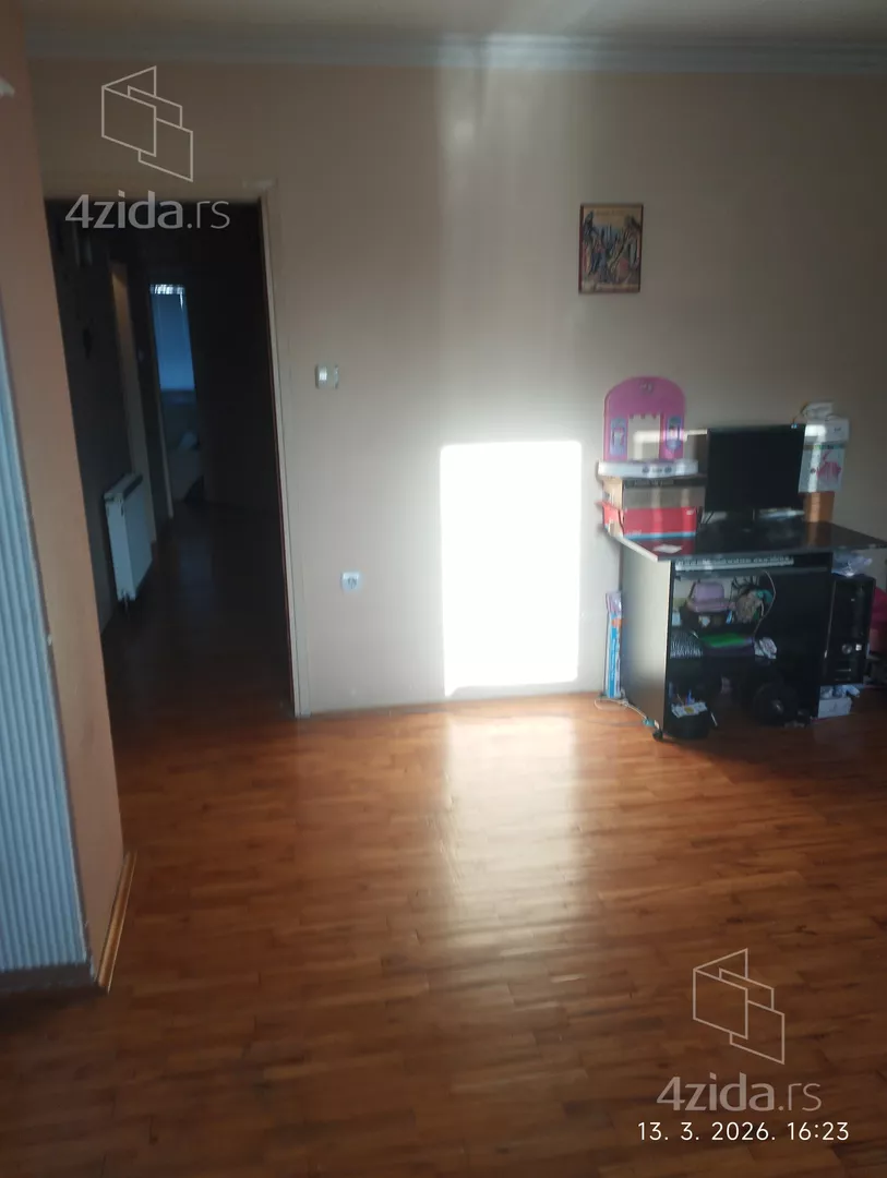5-etažna kuća | 4zida