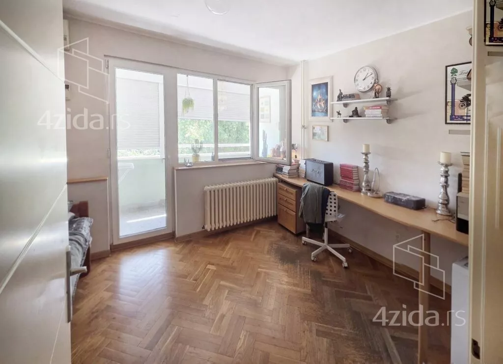 Četvoroiposoban stan | 4zida