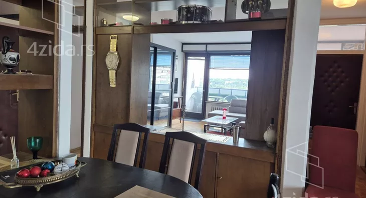 Četvoroiposoban stan | 4zida