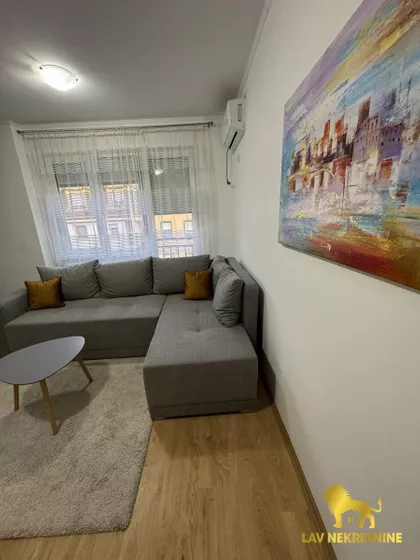 ŽELEZNIČKA | 4zida.rs