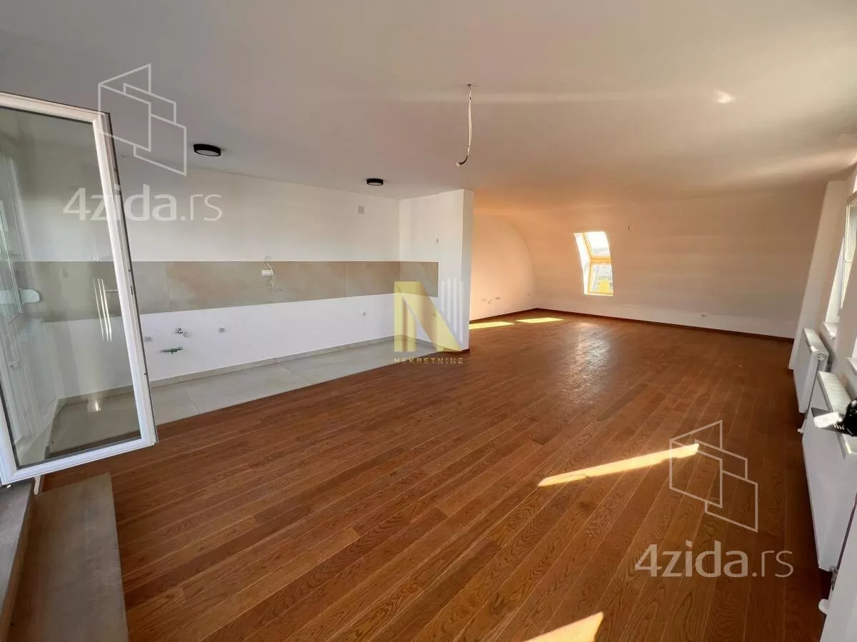 Šestosoban stan | 4zida