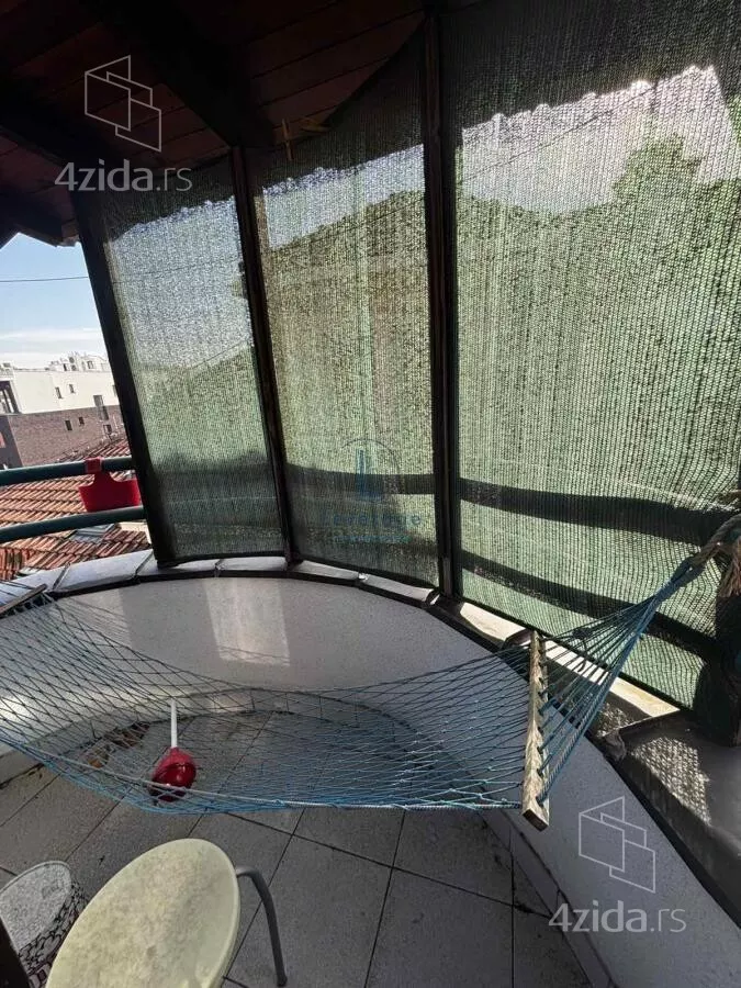 Troiposoban stan | 4zida