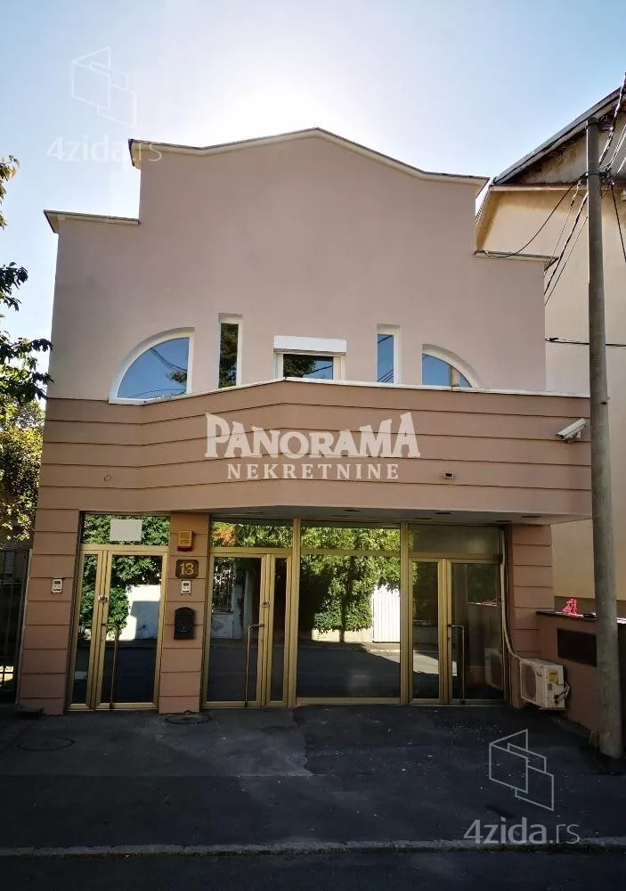 Poslovna zgrada | 4zida