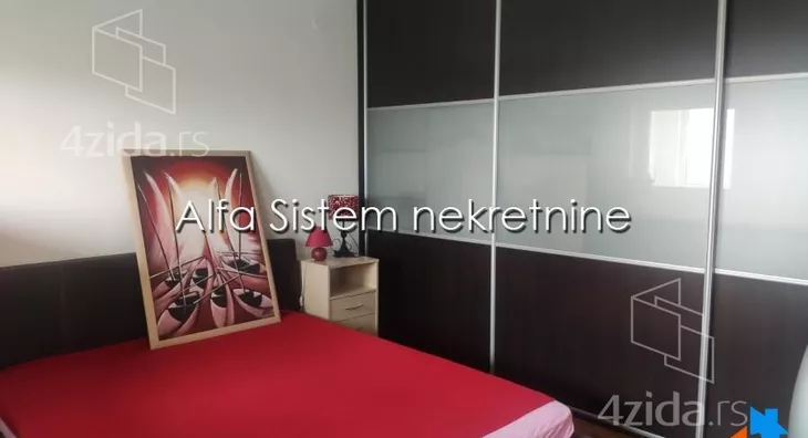 Petosoban stan | 4zida