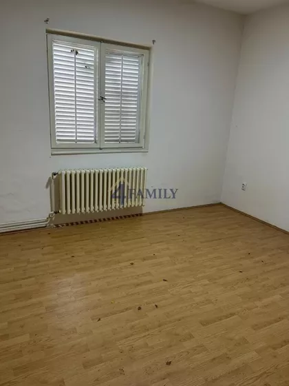 Prvomajska | 4zida.rs