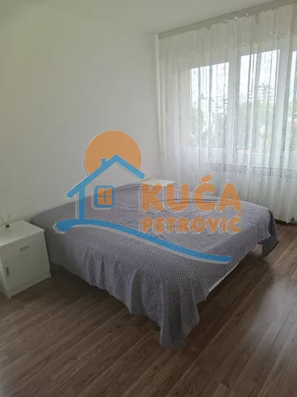 Trg 14. oktobra | 4zida.rs