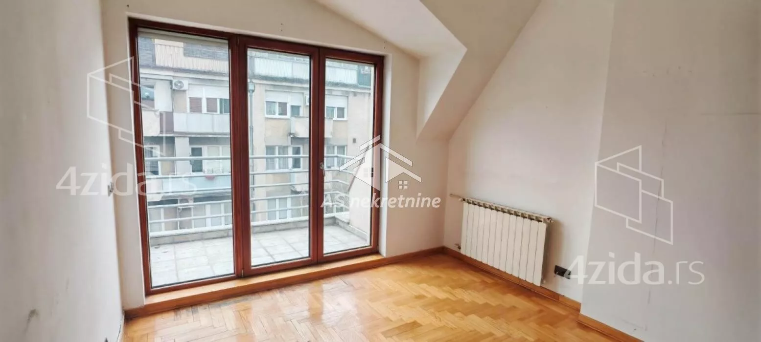 Šestosoban stan | 4zida