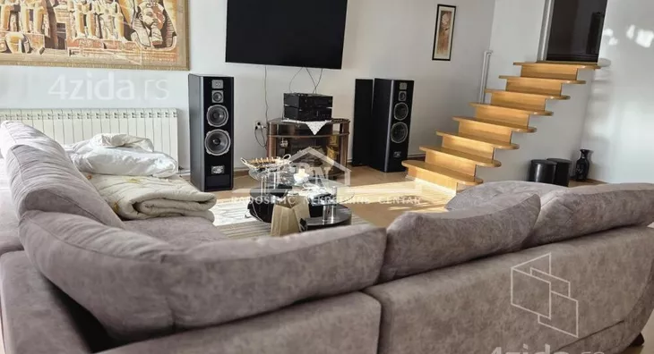 Petoiposoban stan | 4zida