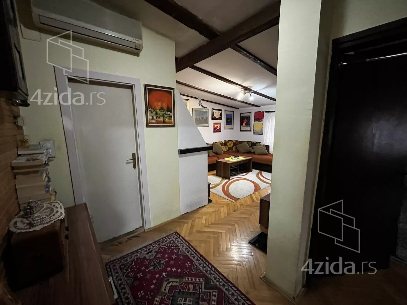 Šestosoban stan | 4zida