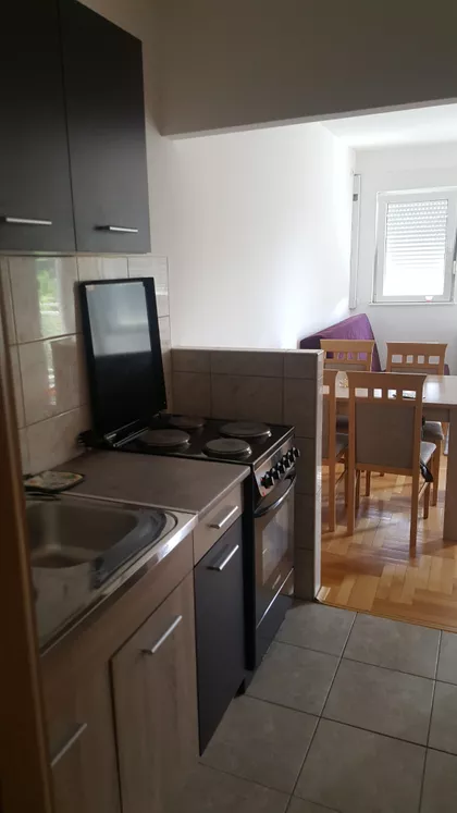 Centar, kod Filozofskog fakulteta | 4zida.rs