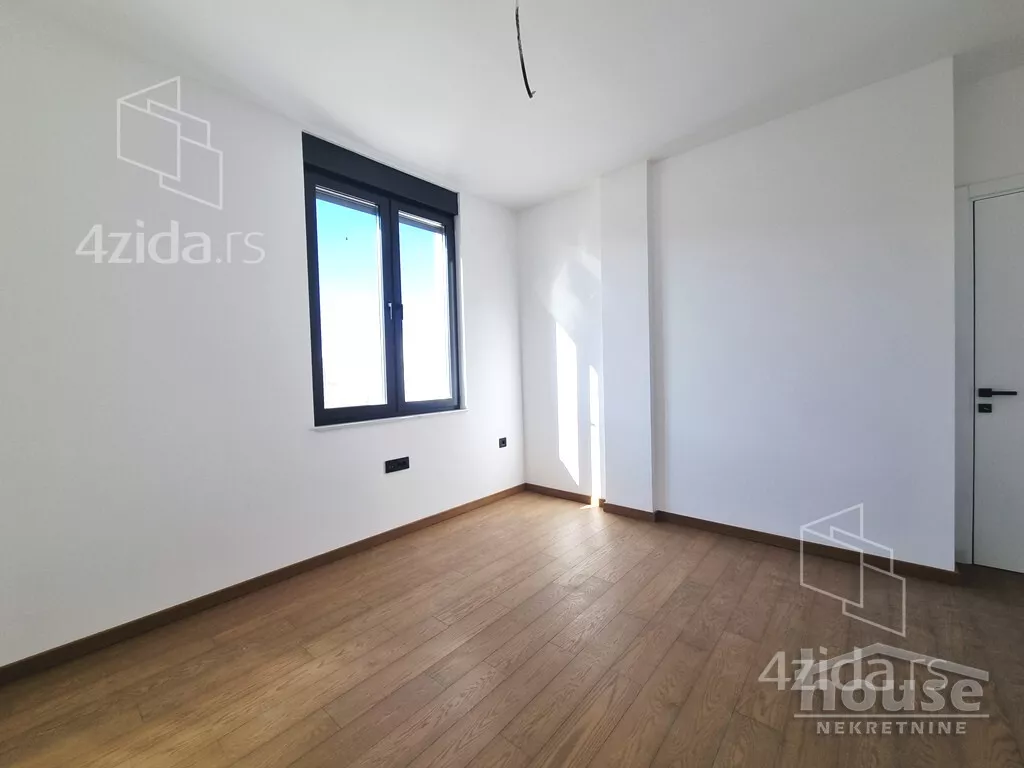 Četvoroiposoban stan | 4zida