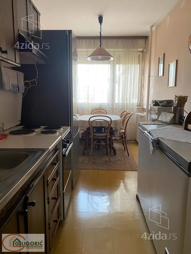 Troiposoban stan | 4zida