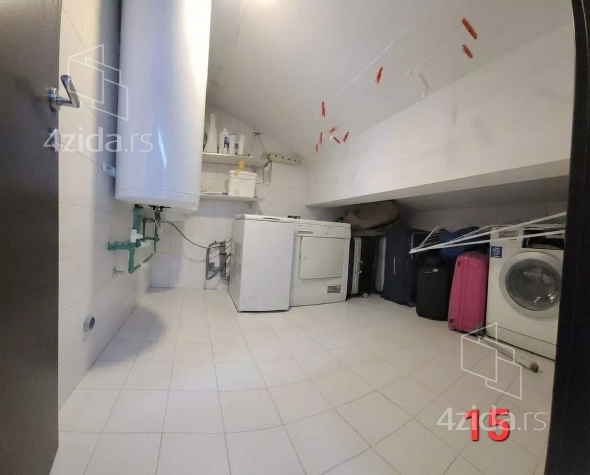 Petosoban stan | 4zida